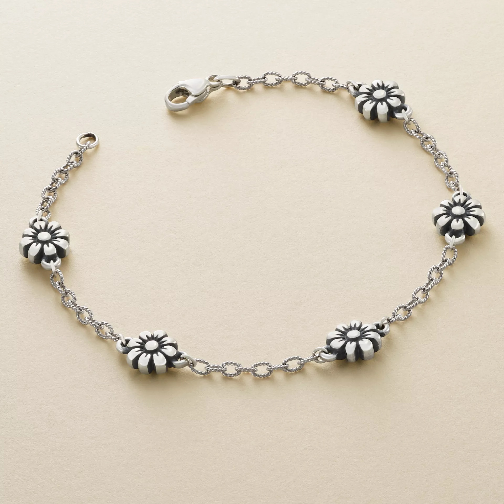Margarita Flower Bracelet - Image 2