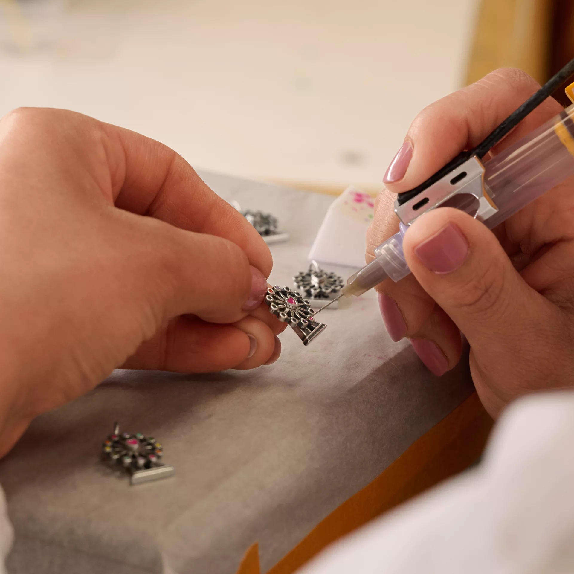 Enamel Ferris Wheel Charm - Image 5