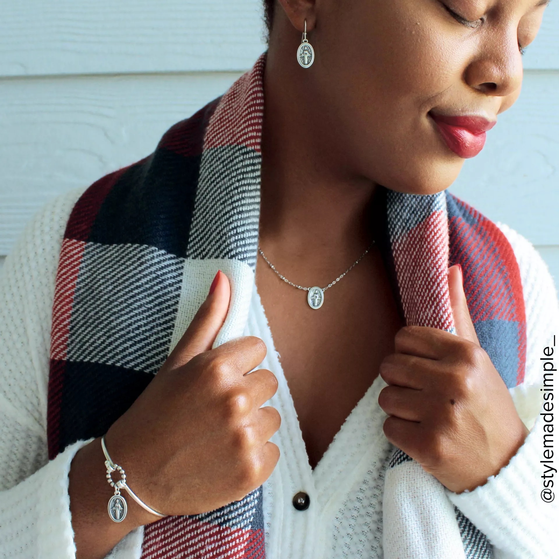 Virgin Mary Hook-On Bracelet - Image 4